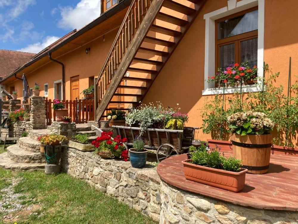 Apartman Pod Sribrnou Horou Lhenice Exterior photo