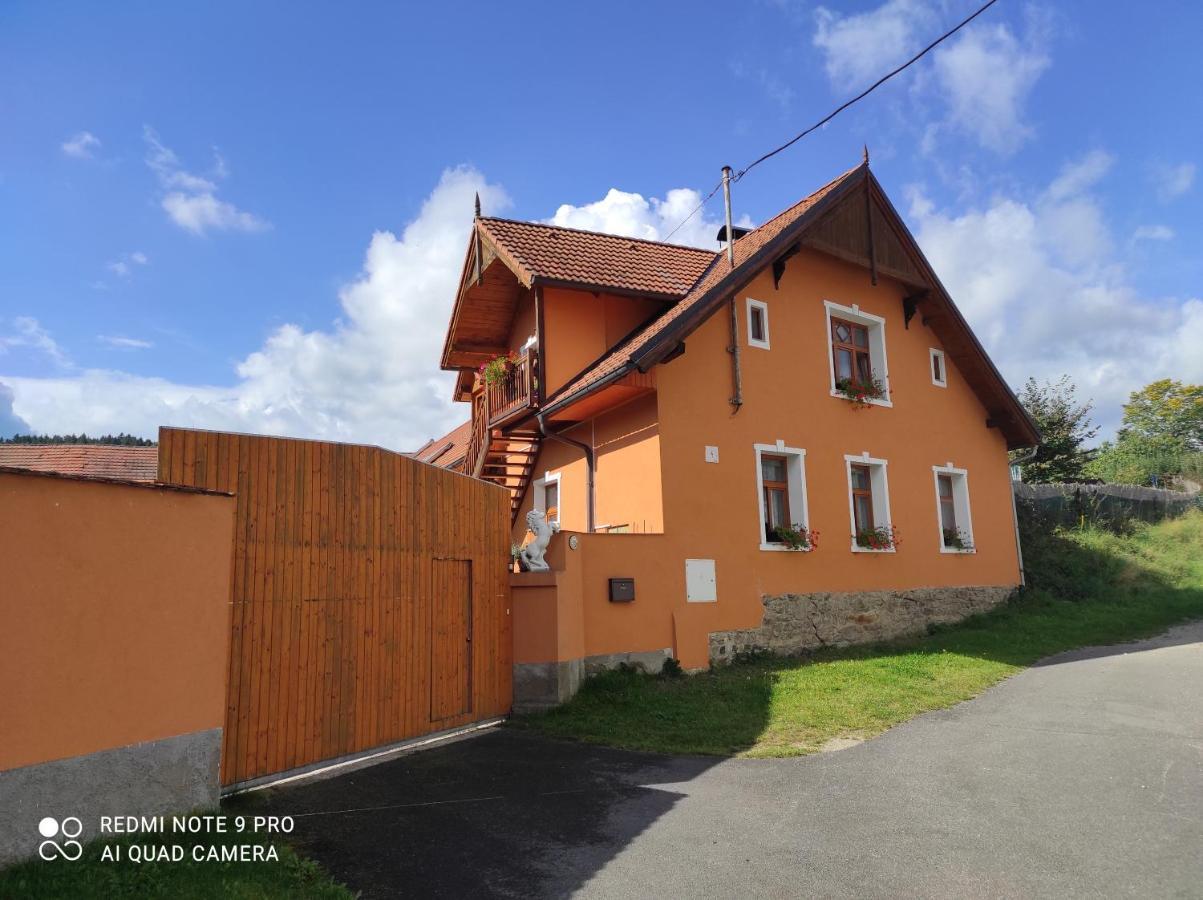 Apartman Pod Sribrnou Horou Lhenice Exterior photo